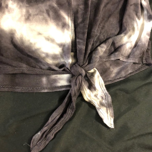 Crop top - Picture 3 of 4